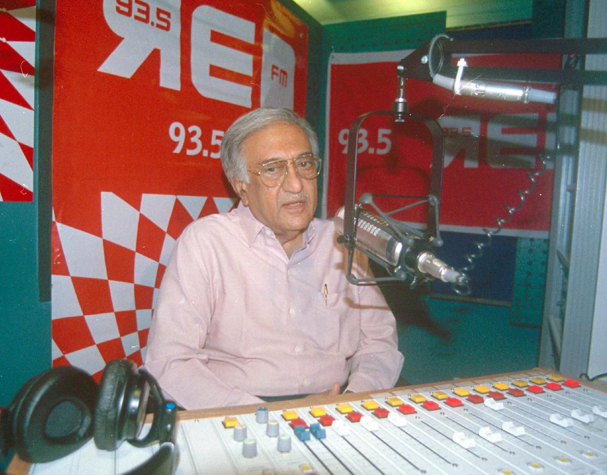 Ameen Sayani at Red FM 93.5 studios in Mumbai in 2003. 