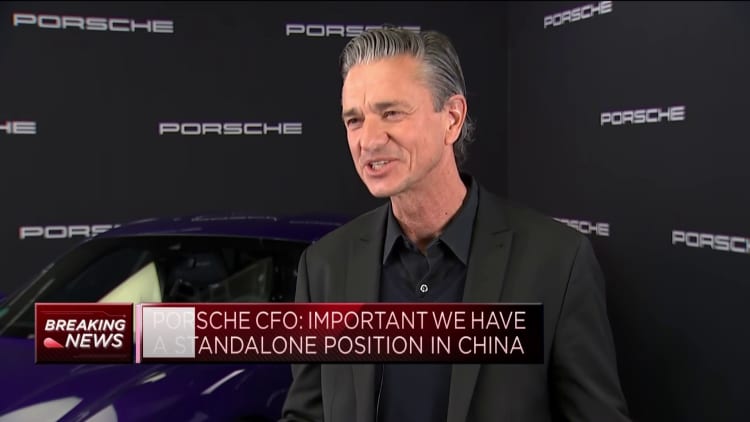 Porsche warns of decline in profitability but raises dividend on strong 2023 results